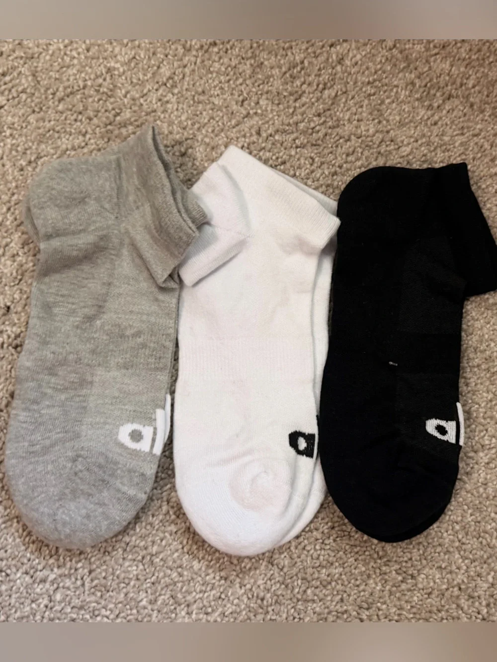 ALO Yoga 3 pairs of  Athletic Ankle Socks